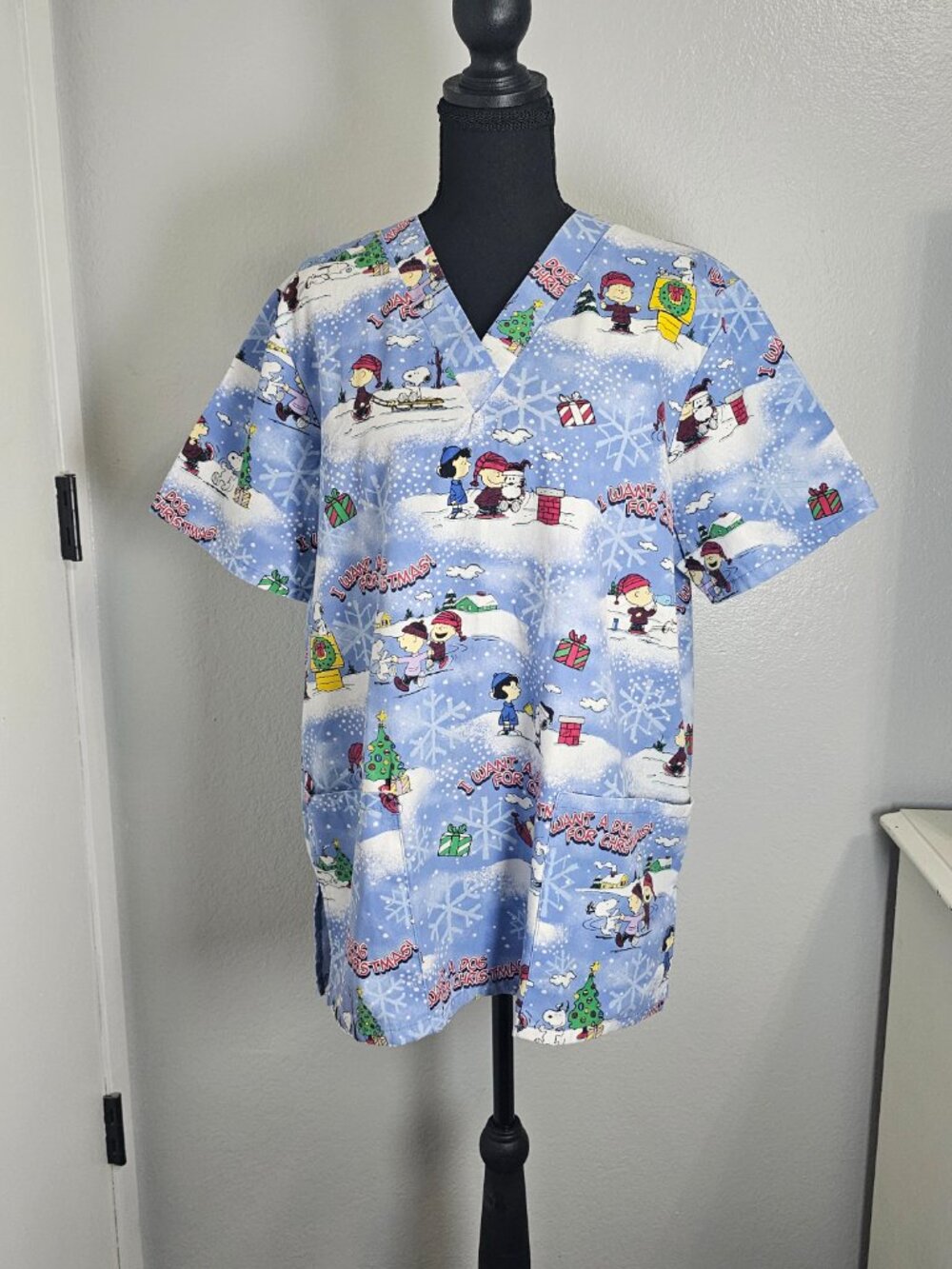 Christmas Scrub Top Bundle - 2 Pieces - Polar Bear & Peanuts Print - Size Medium - Picture 6 of 9